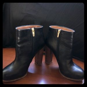 Vince Camuto Black bootie